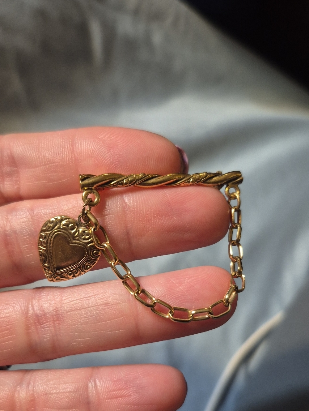Vintage Gold tone Victorian Style Bar Brooch With Heart Charm Glasses Holder?